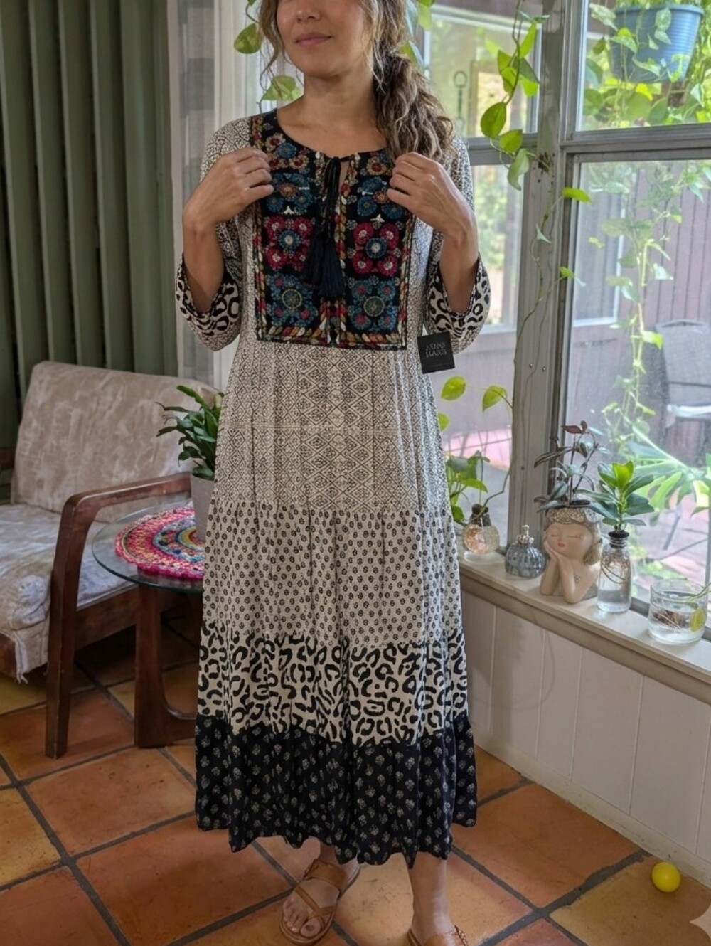 John Mark Long Sleeve Dress White And Black Embroidery.